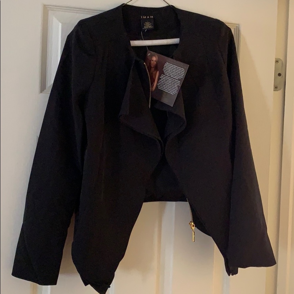Crop jacket w zipper and waterfall fabric detail